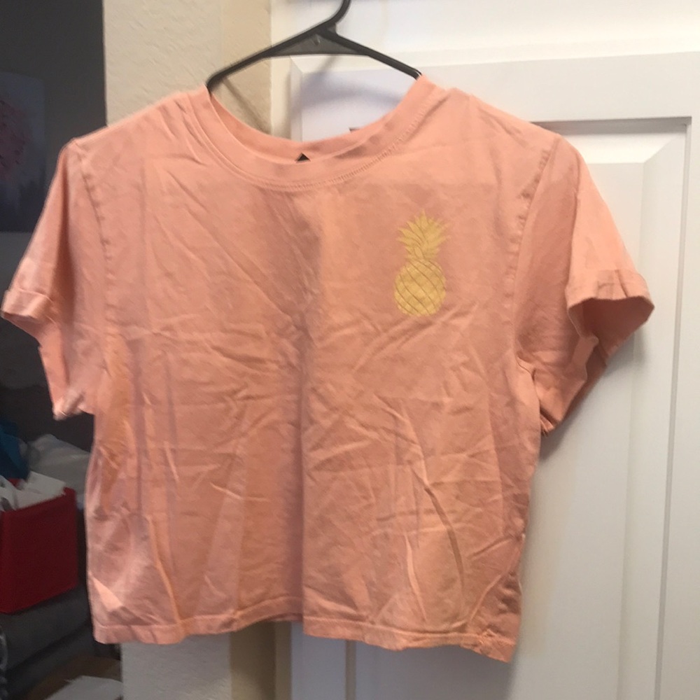 3 for $15 🦋🦋 Vibe N’ 100% cotton peach and yellow pineapple vibes cropped tee